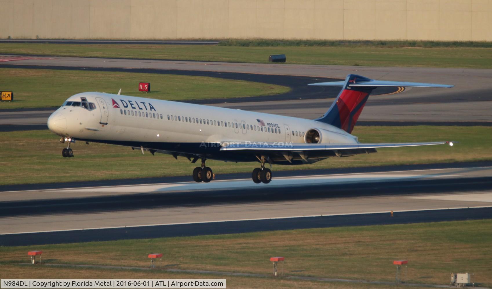 N984DL, 1991 McDonnell Douglas MD-88 C/N 53311, Delta