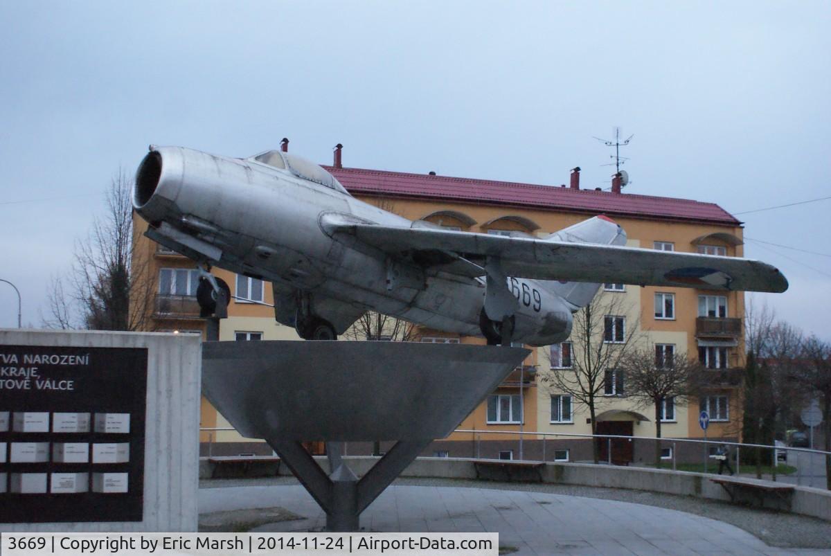 3669, Aero S-102 (MiG-15bis) C/N 613669, We found this display by accident driving through P?ibor