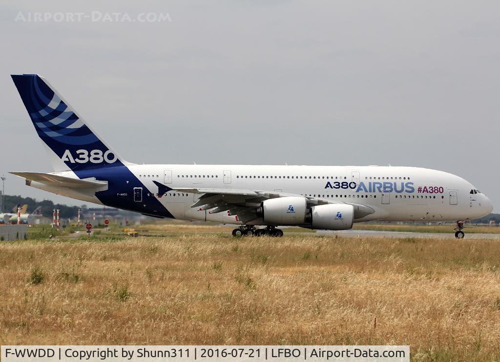 F-WWDD, 2005 Airbus A380-861 C/N 004, C/n 0004 - additional '#380' titles on the right side