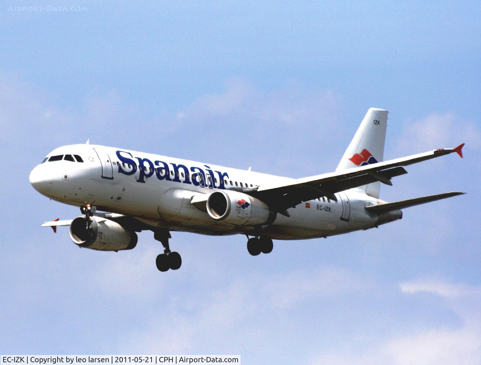 EC-IZK, 2004 Airbus A320-232 C/N 2223, Copenhagen 21.5.11
