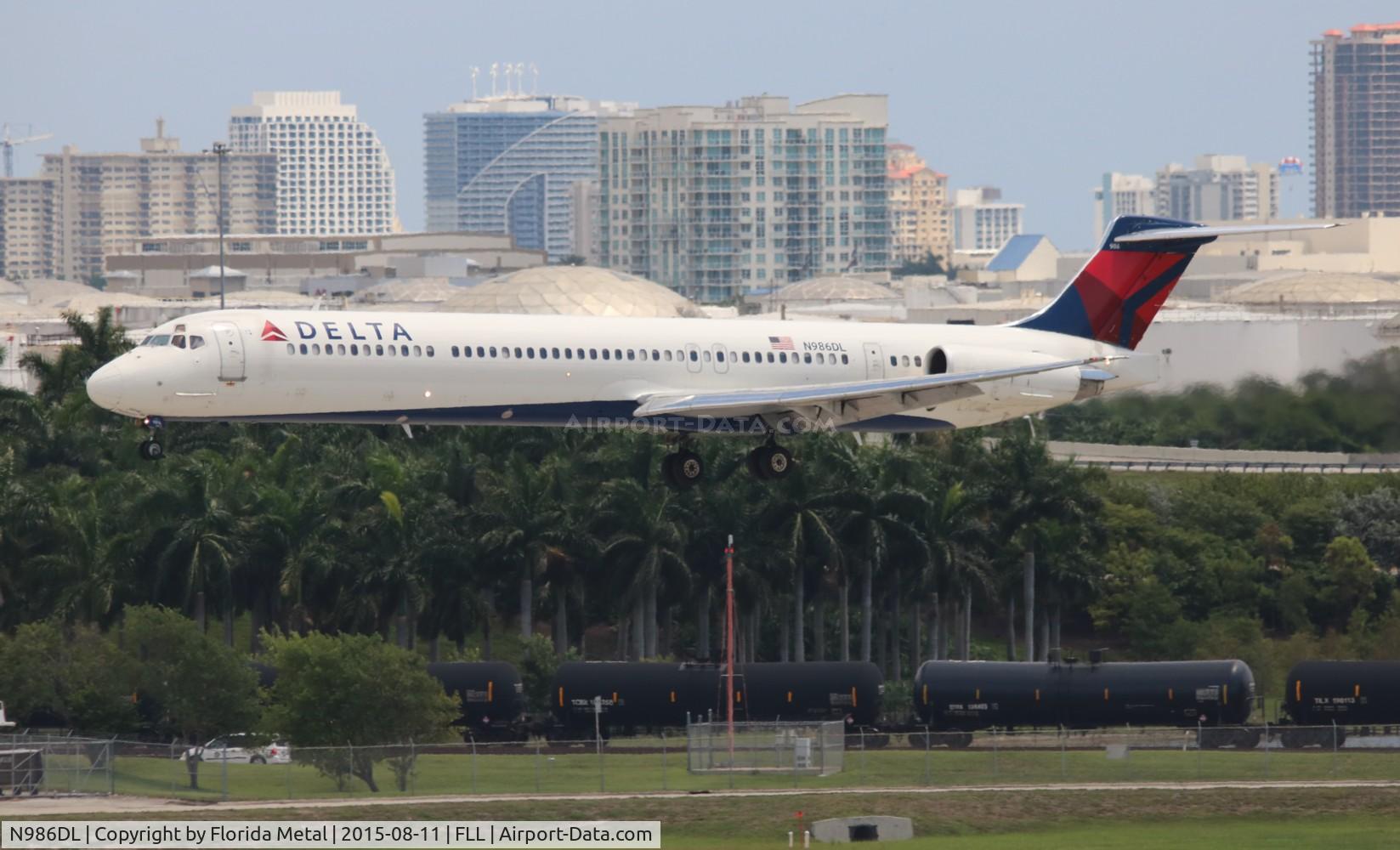 N986DL, 1991 McDonnell Douglas MD-88 C/N 53313, Delta