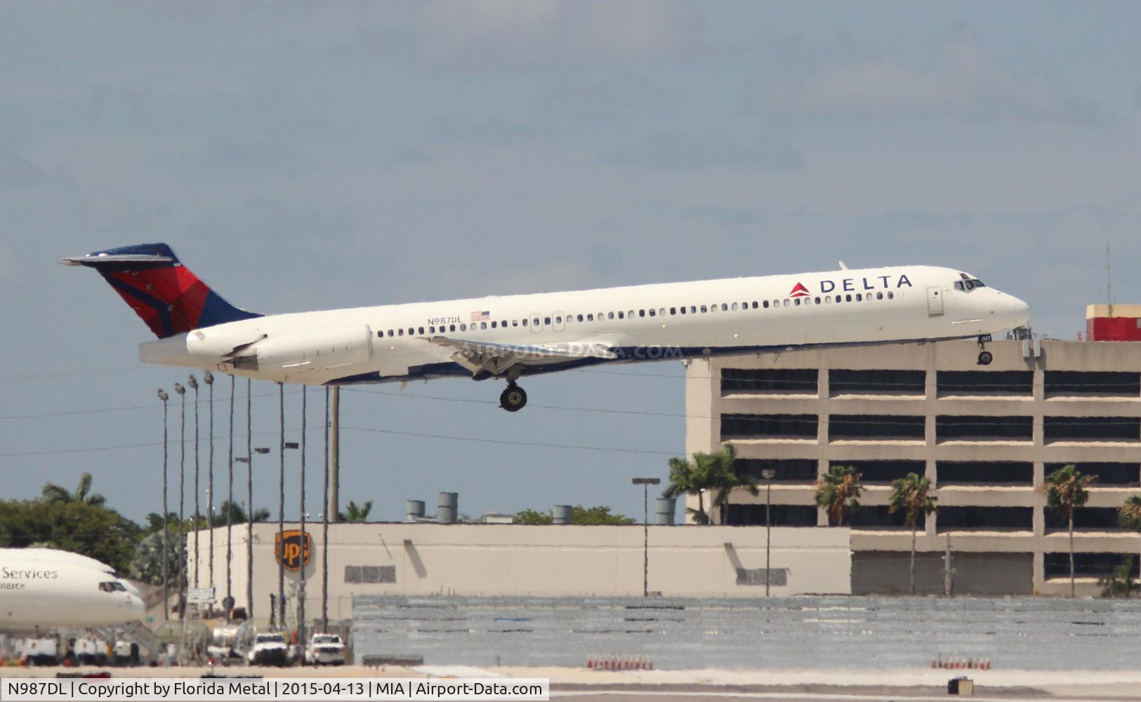 N987DL, 1991 McDonnell Douglas MD-88 C/N 53338, Delta
