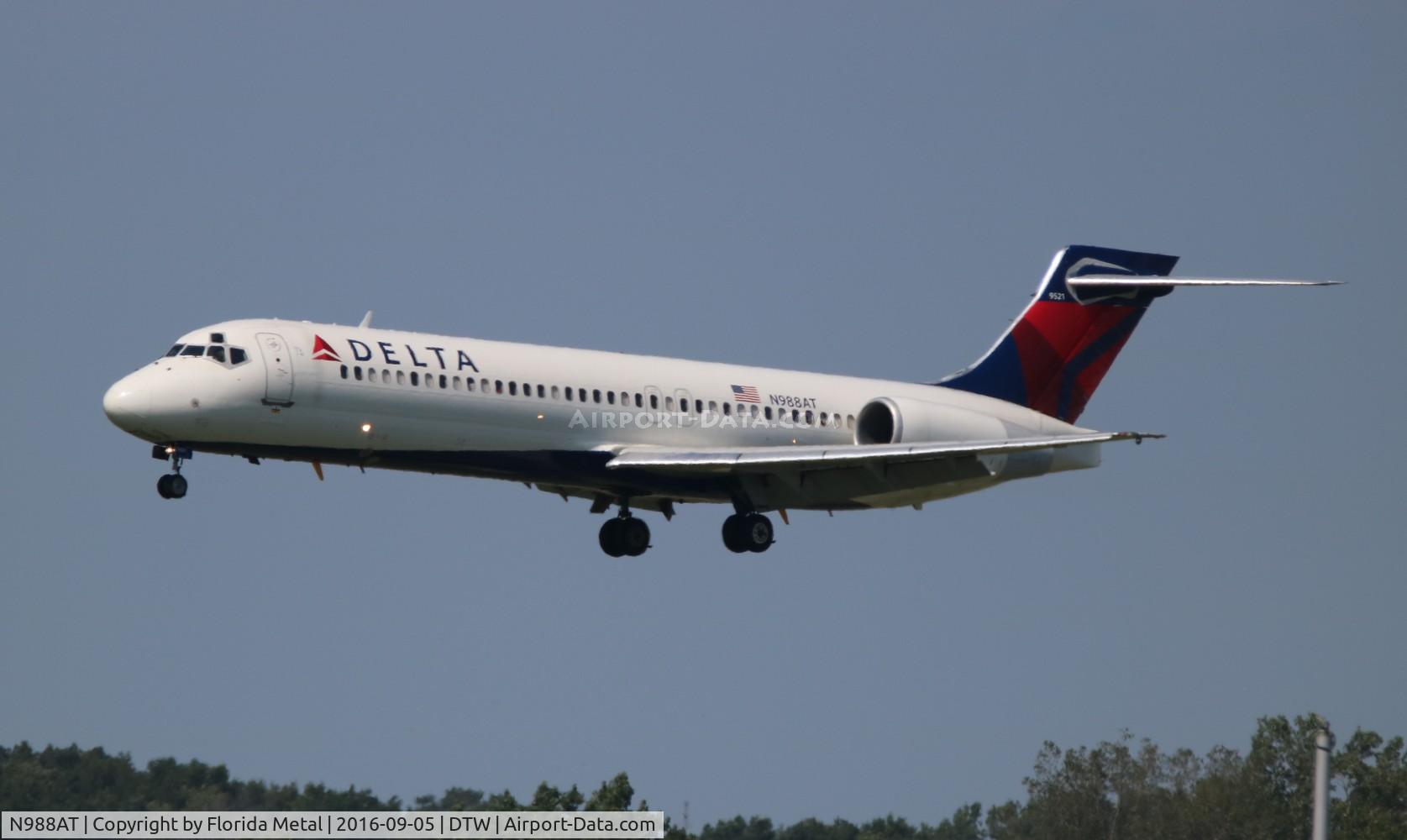 N988AT, 2001 Boeing 717-200 C/N 55068, Delta