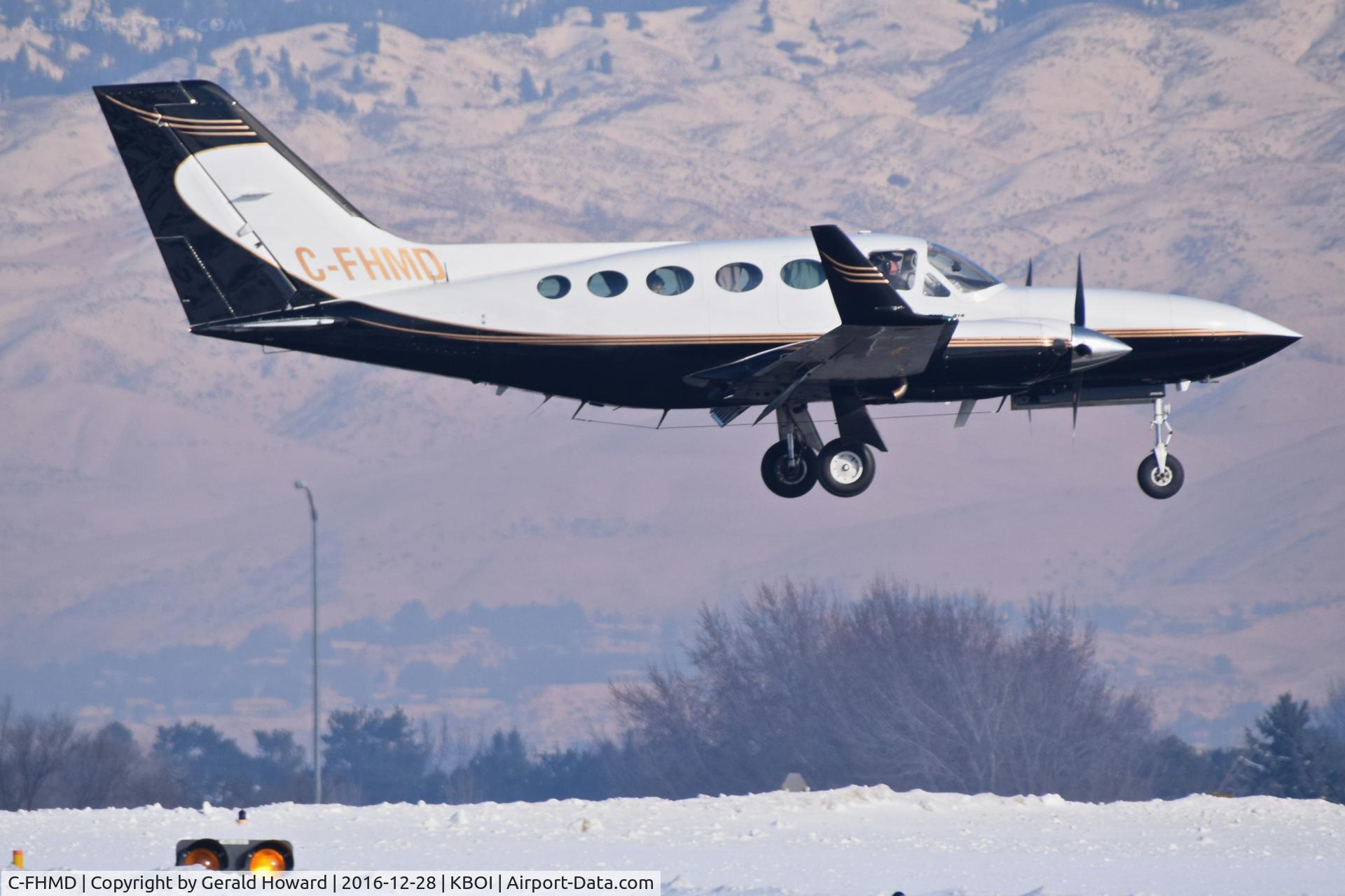 C-FHMD, 1980 Cessna 414A Chancellor C/N 414A0447, landing RWY 10R.