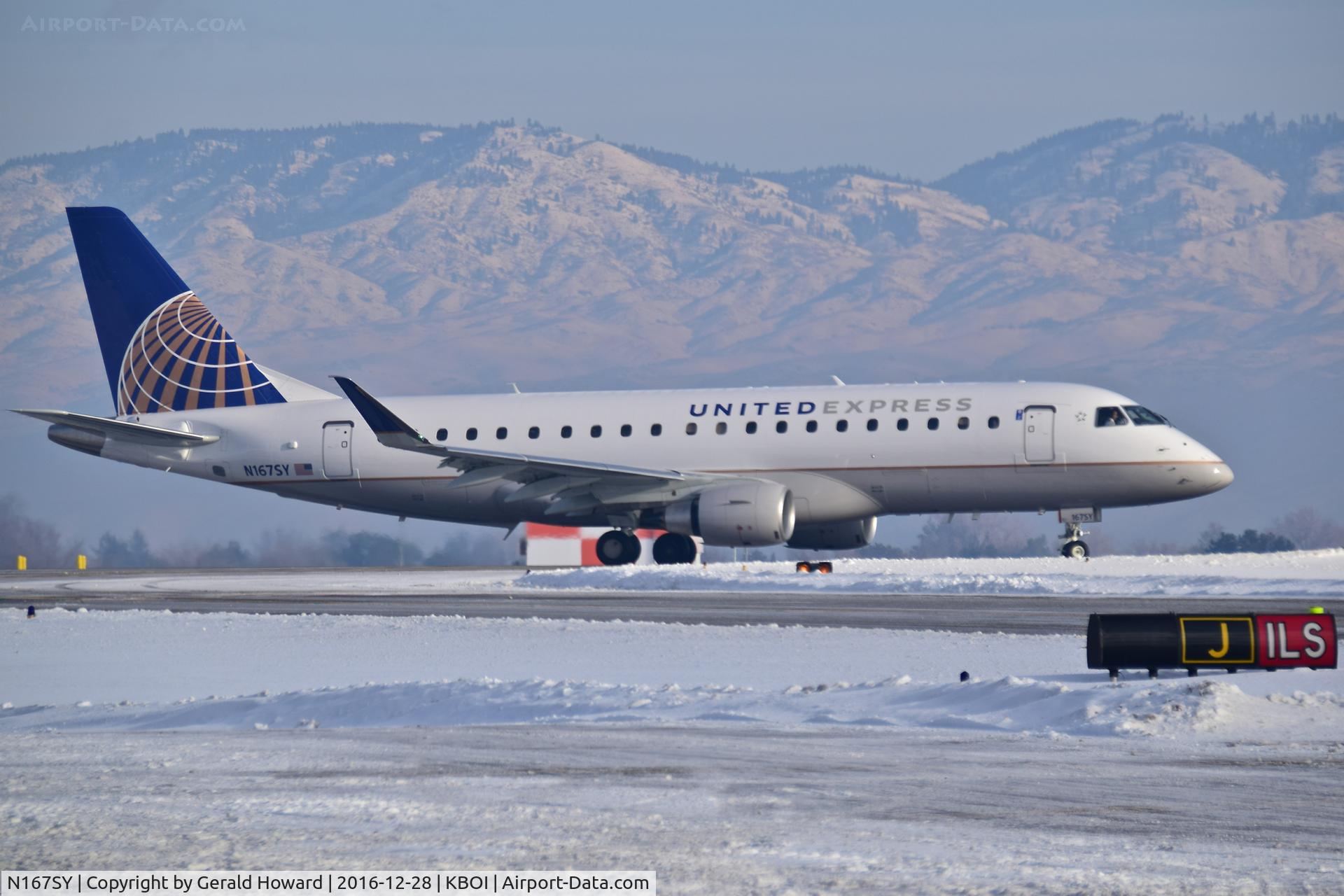 N167SY, 2016 Embraer 175LR (ERJ-170-200LR) C/N 17000616, On RWY 10R for take off.