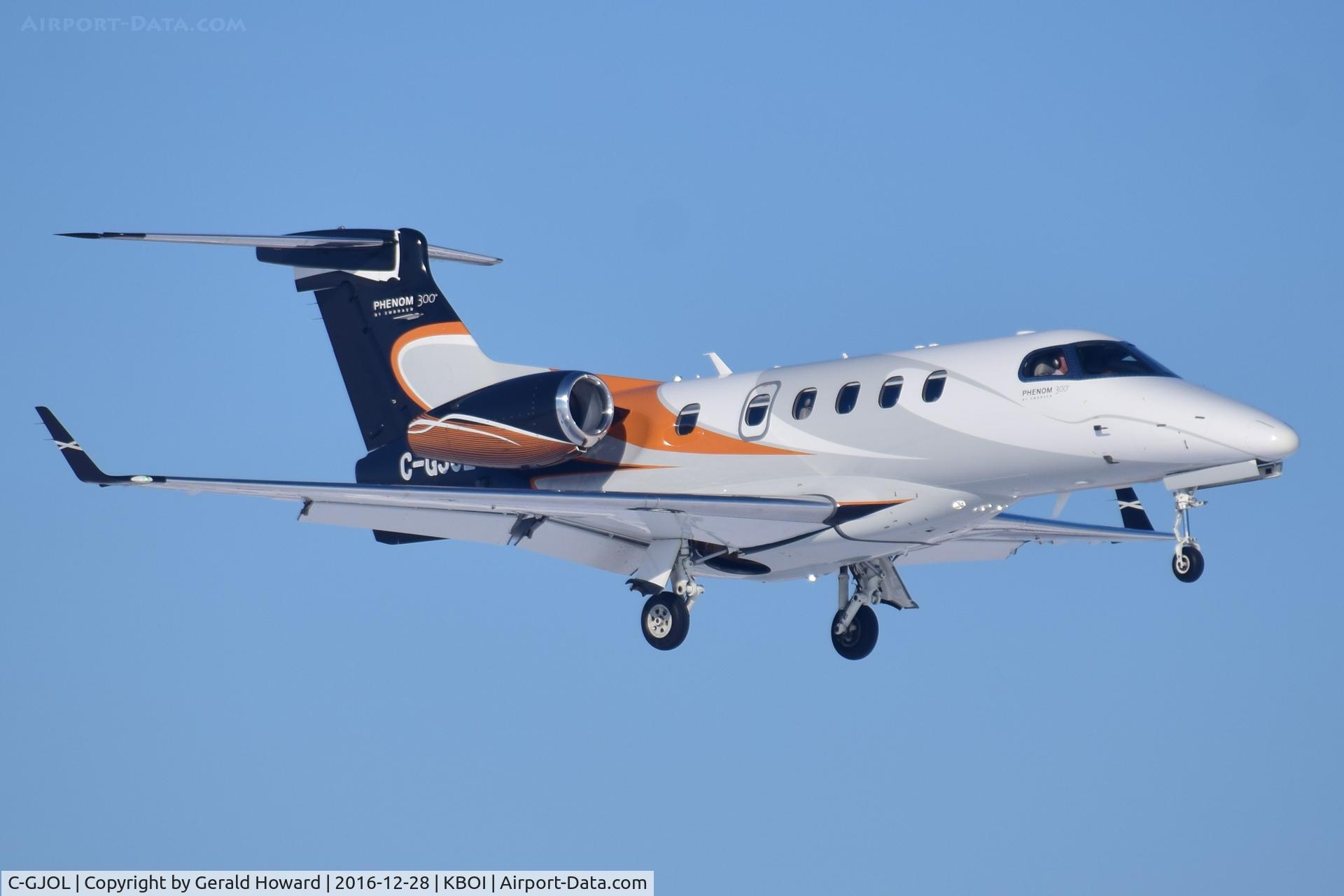C-GJOL, 2012 Embraer EMB-505 Phenom 300 C/N 50500089, On final for RWY 10R.
