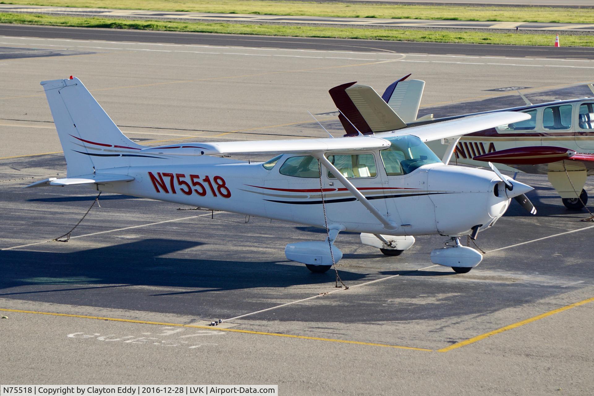 N75518, 1976 Cessna 172N C/N 17267776, Livermore airport 2016
