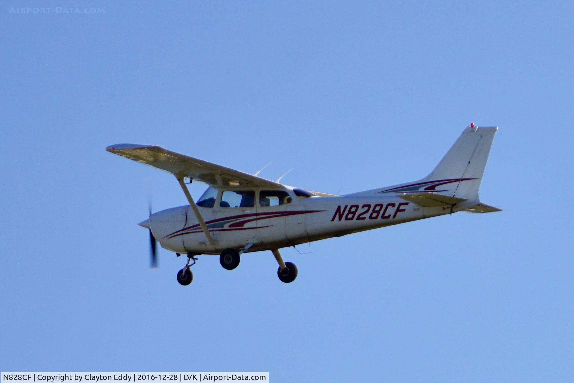 N828CF, 1998 Cessna 172R C/N 17280326, LVK 2016