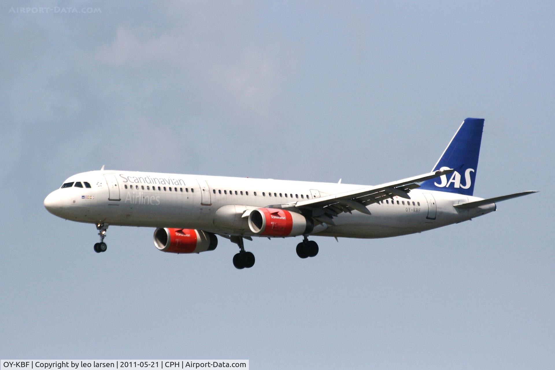 OY-KBF, 2002 Airbus A321-232 C/N 1807, Copenhagen 21.5.11