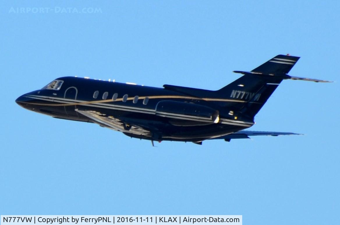 N777VW, 1989 British Aerospace BAe.125-800B C/N 258169, Carter Charters HS800 climbing out of LAX