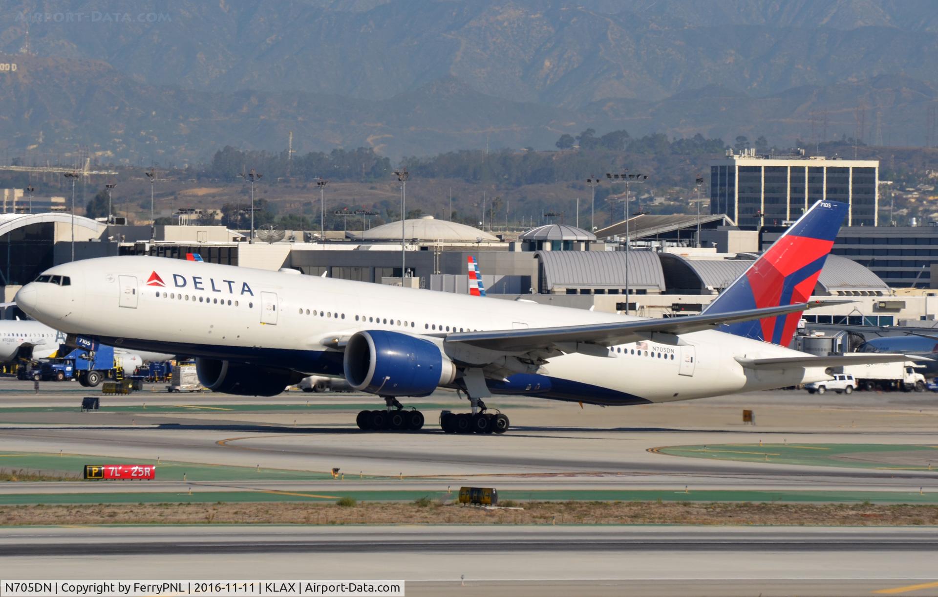 N705DN, 2008 Boeing 777-232/LR C/N 29742, Rotation for this De;ta B772.