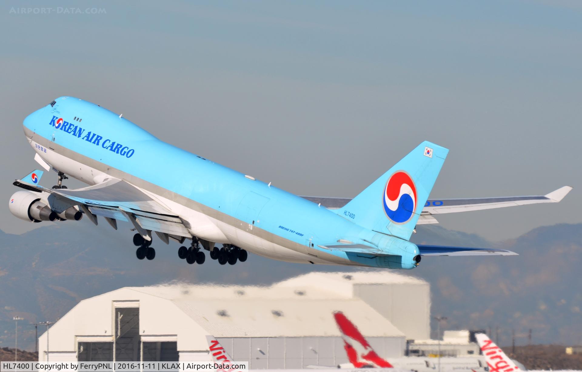 HL7400, 2001 Boeing 747-4B5F/SCD C/N 26414, Korean B744F lifting-off.
