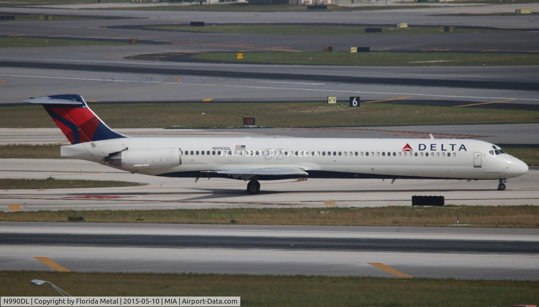 N990DL, 1991 McDonnell Douglas MD-88 C/N 53342, Delta