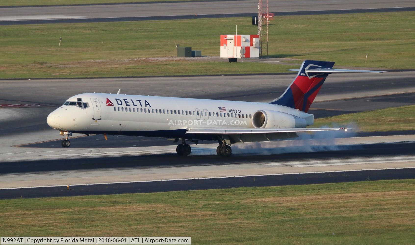 N992AT, 2002 Boeing 717-200 C/N 55136, Delta