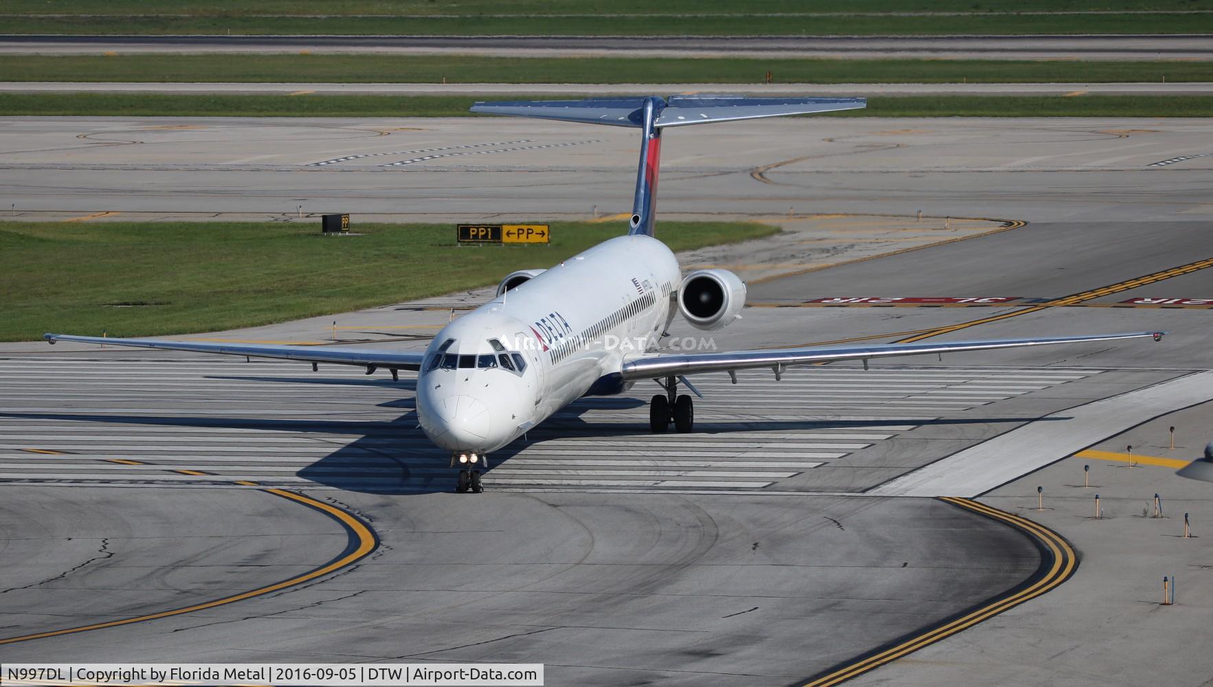 N997DL, 1992 McDonnell Douglas MD-88 C/N 53364, Delta