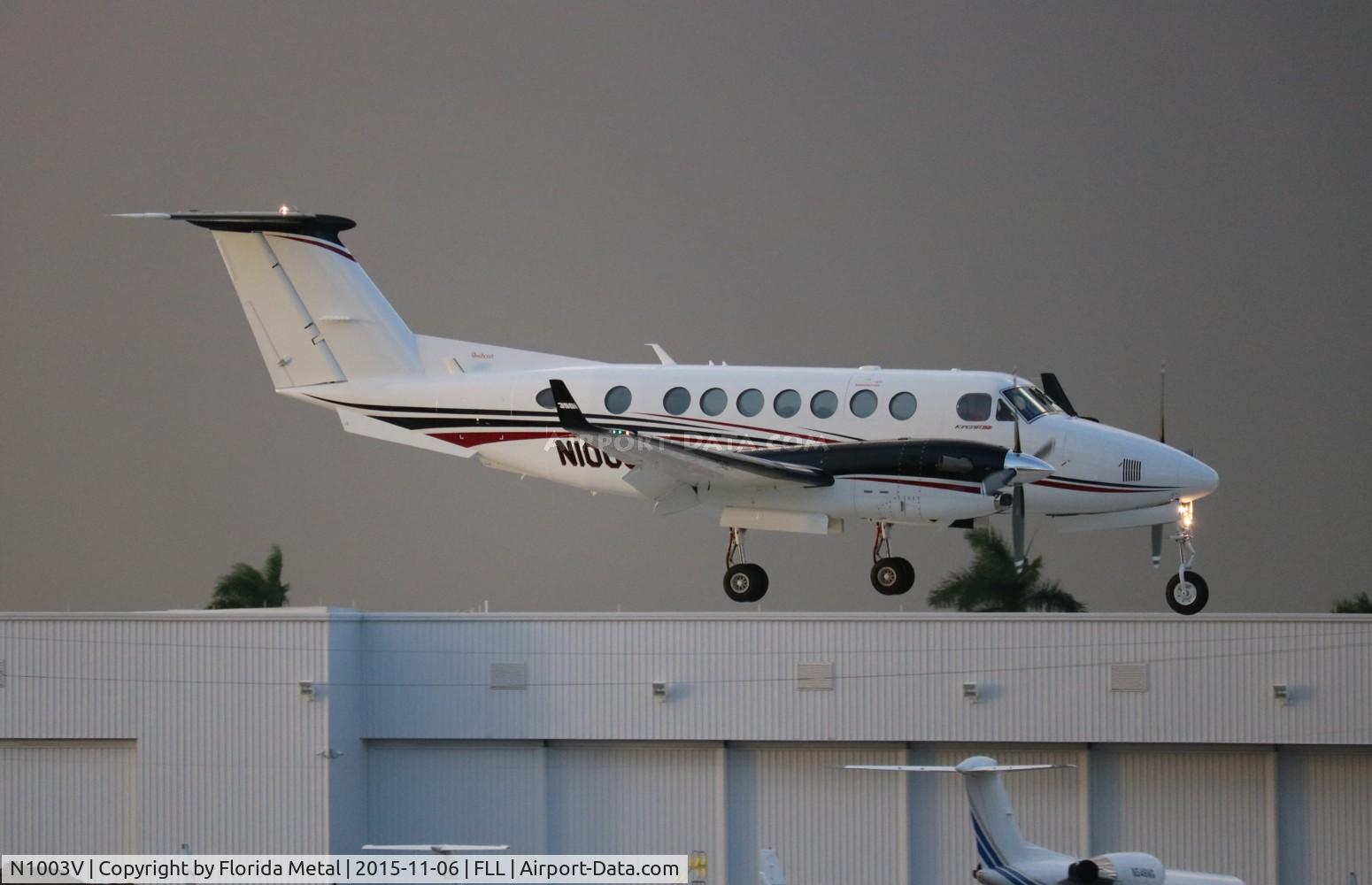 N1003V, 2015 Beech Super King Air 350i C/N FL-1003, Super King air 350