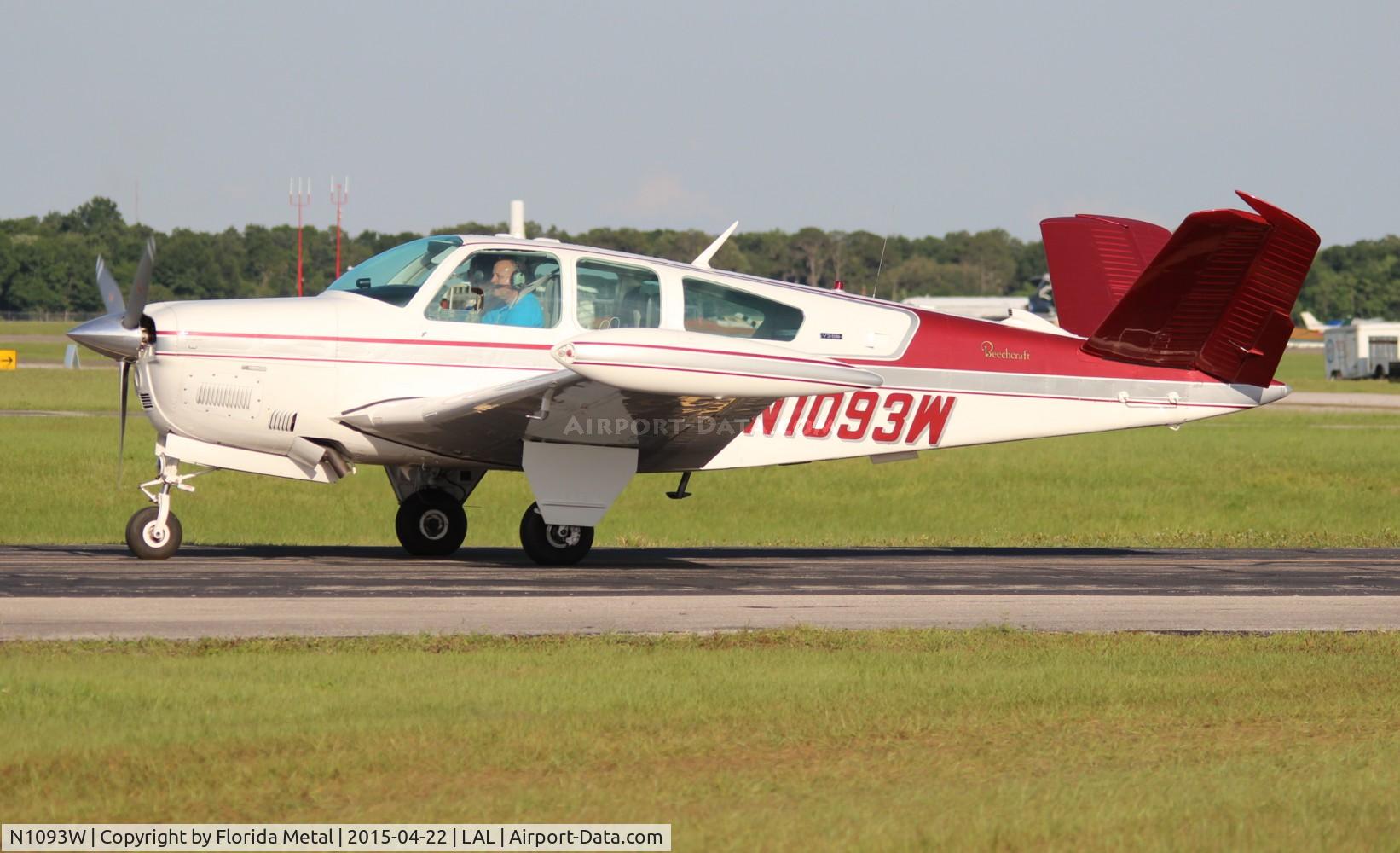 N1093W, 1973 Beech V35B Bonanza C/N D-9506, Beech V35B