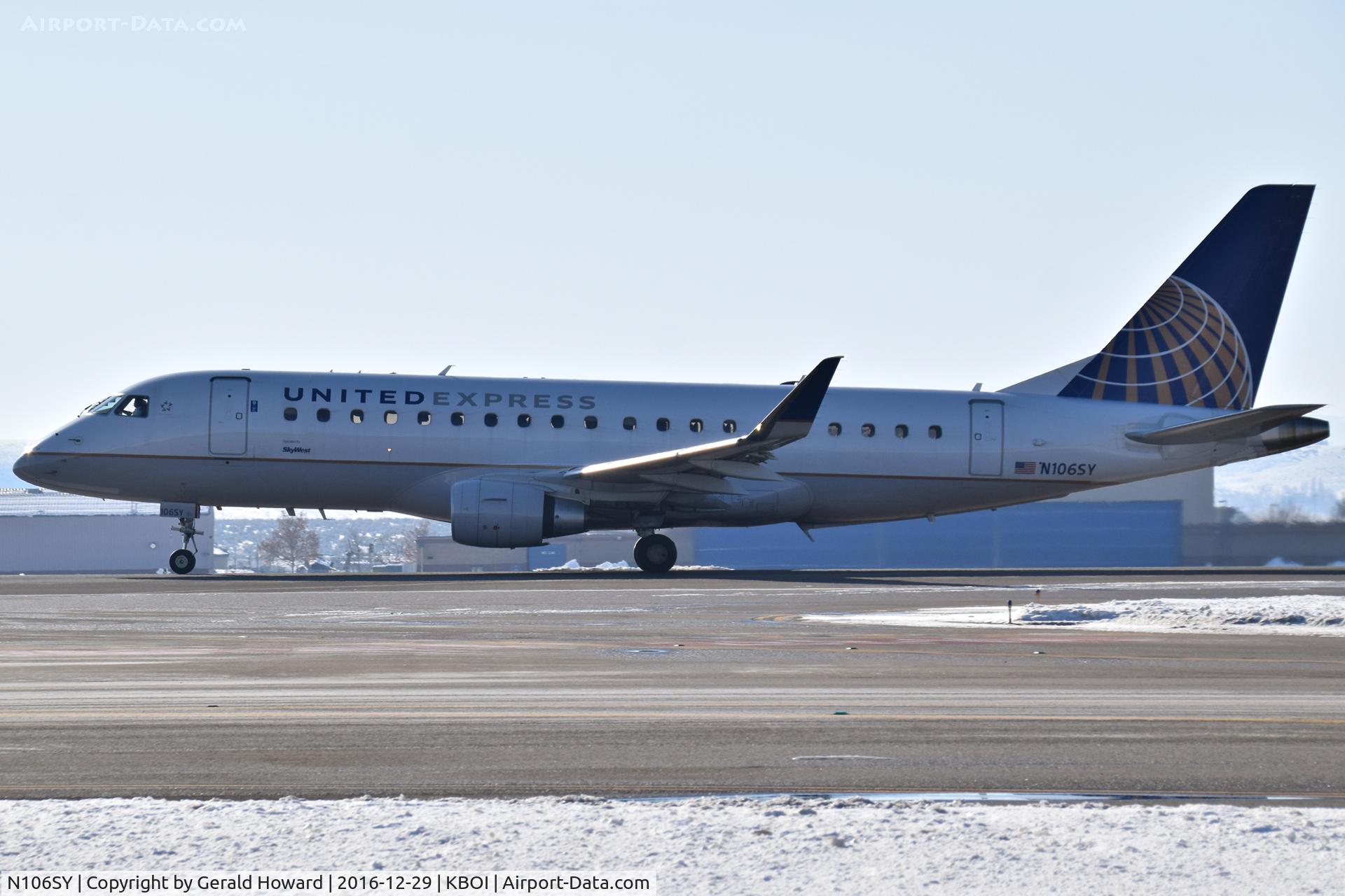 N106SY, 2013 Embraer 175LR (ERJ-170-200LR) C/N 17000399, Landing RWY 10L.