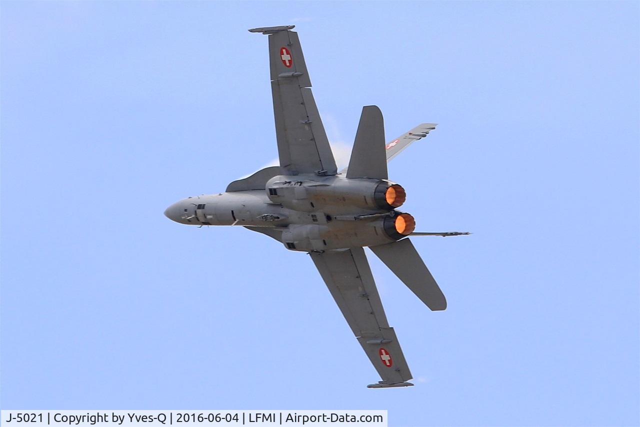 J-5021, McDonnell Douglas F/A-18C Hornet C/N 1370/SFC021, McDonnell Douglas FA-18C Hornet, On display, Istres-Le Tubé Air Base 125 (LFMI-QIE) open day 2016