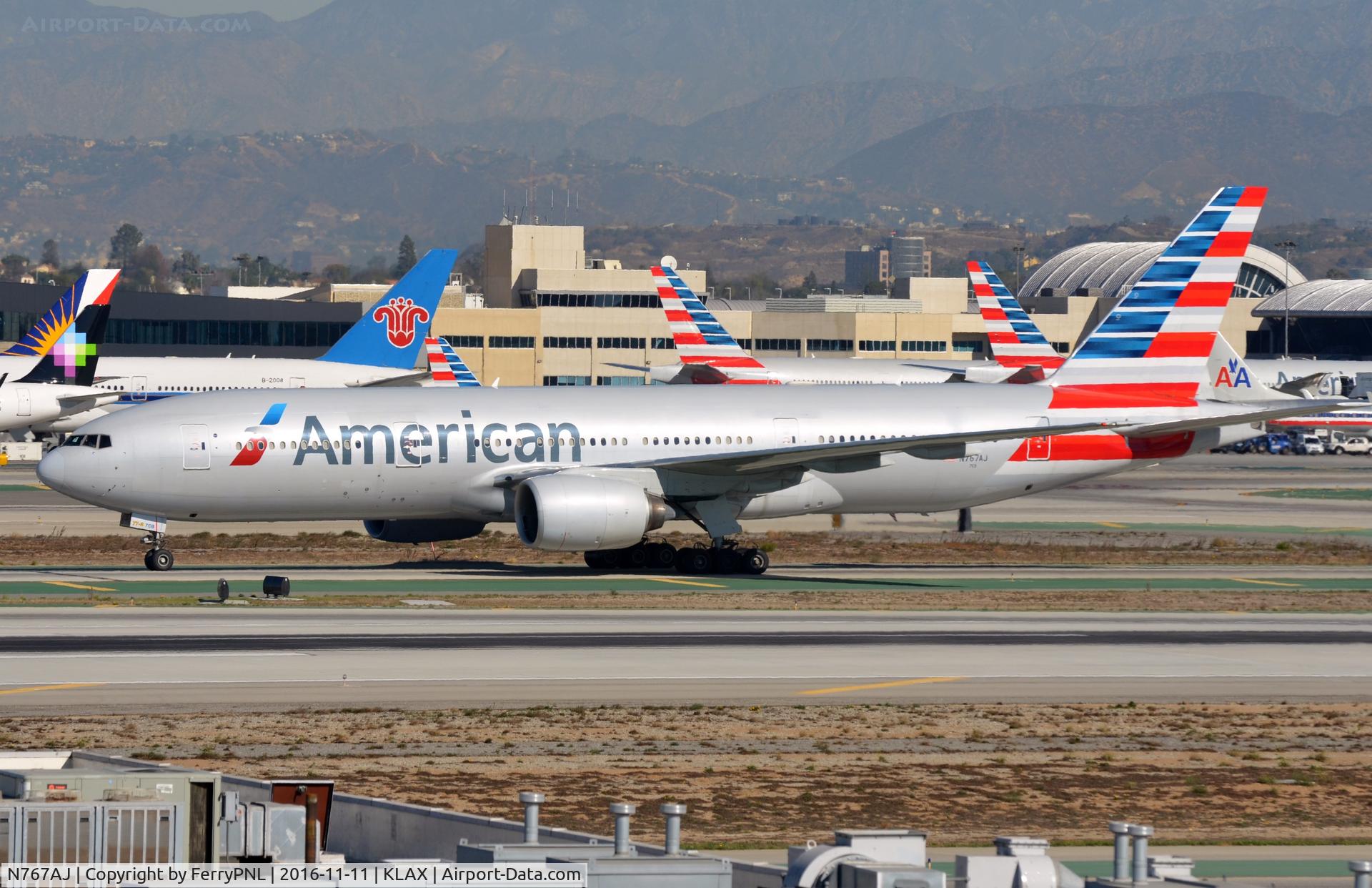 N767AJ, 2006 Boeing 777-223 C/N 33539, Arrival of an American B772