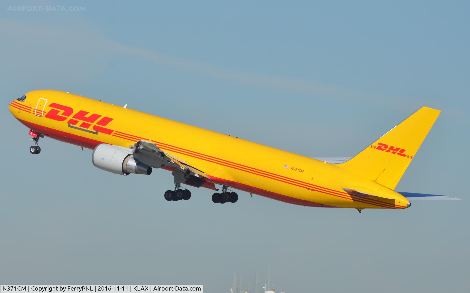 N371CM, 1994 Boeing 767-338 C/N 25577, DHL/ABX B763F lifting-off.
