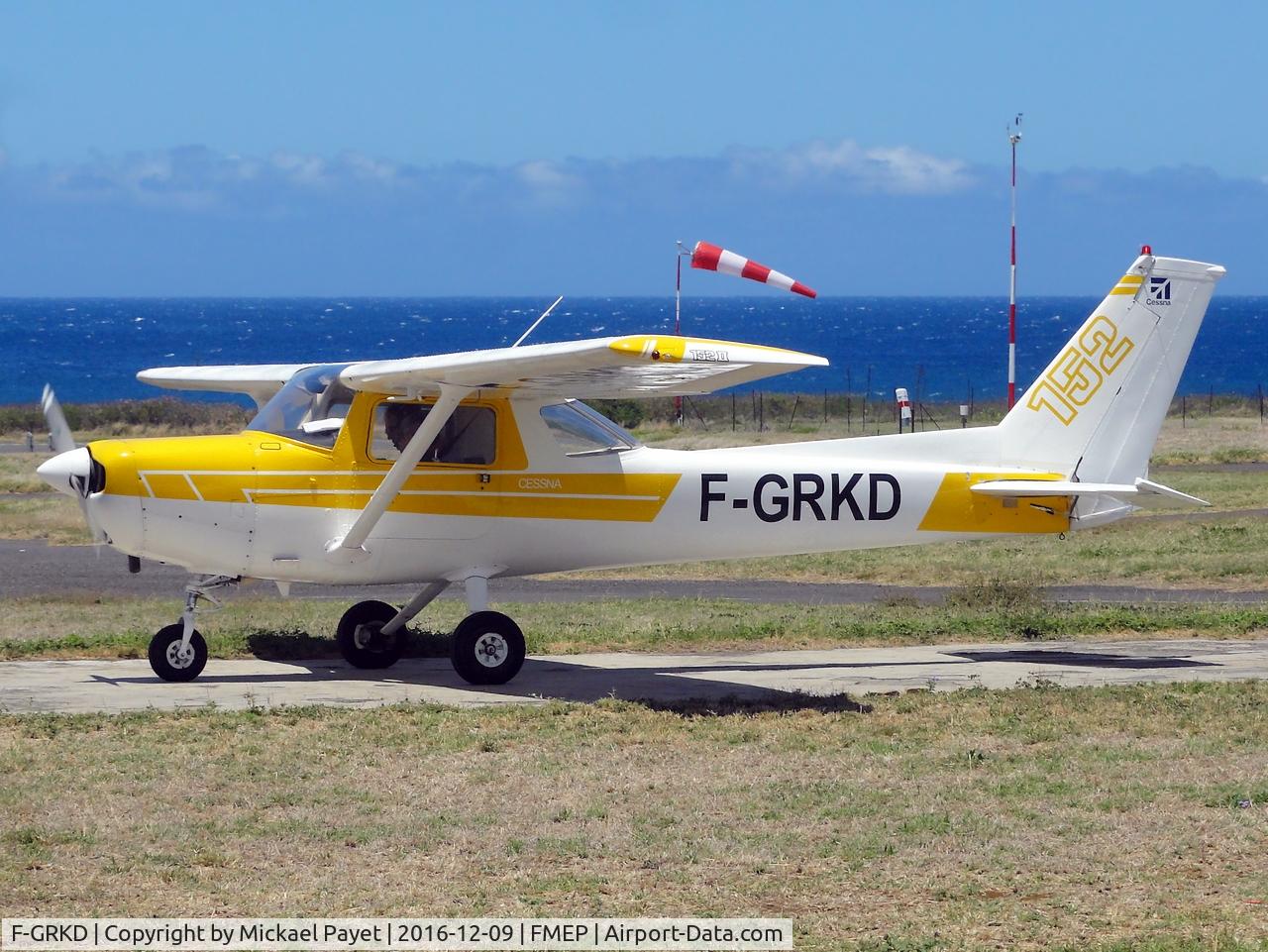 F-GRKD, 1977 Cessna 152 C/N 152-79664, Just arrived ...