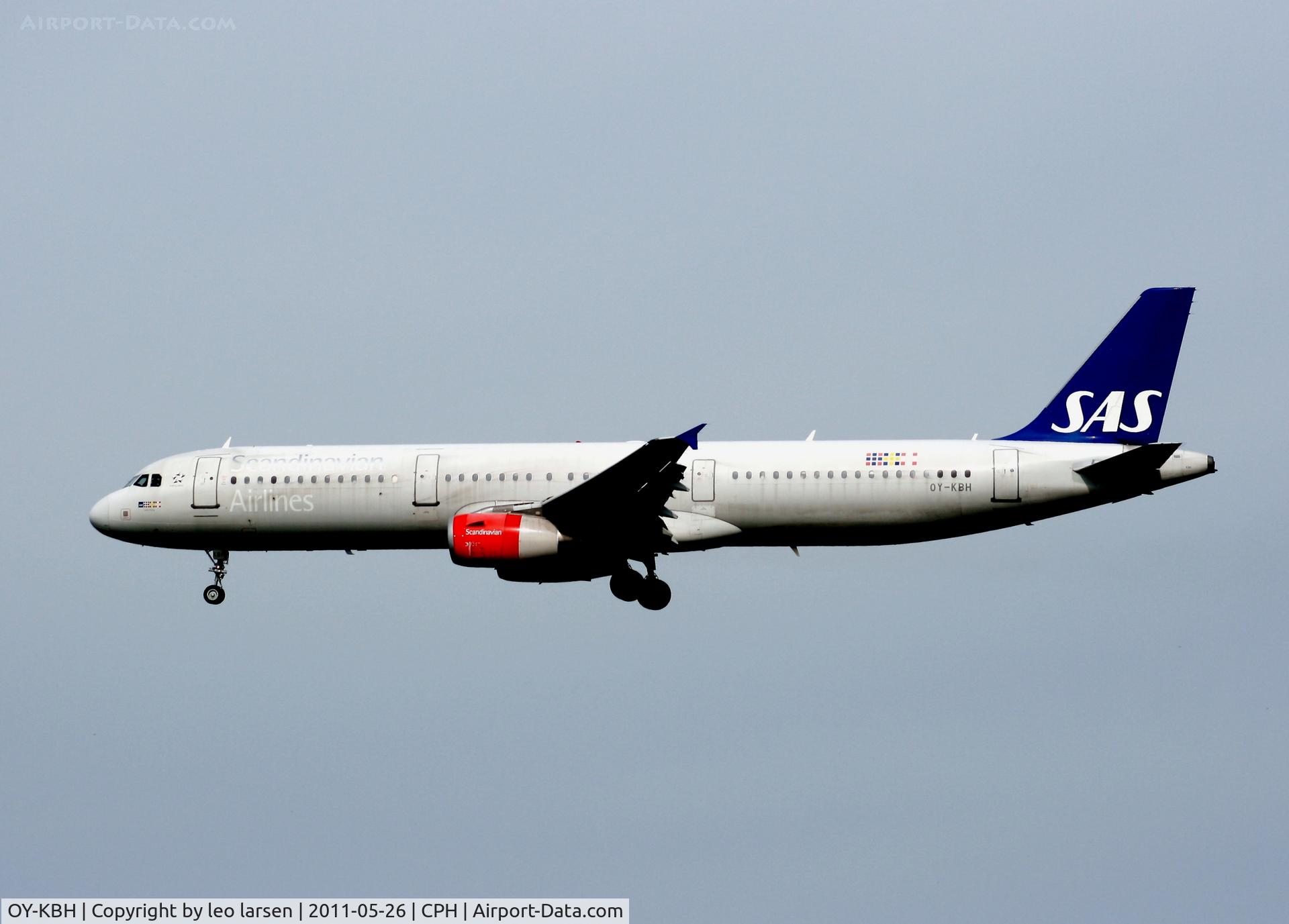 OY-KBH, 2002 Airbus A321-232 C/N 1675, Copenhagen 26.5.11