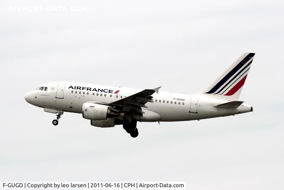 F-GUGD, 2003 Airbus A318-111 C/N 2081, Copenhagen 16.6.11