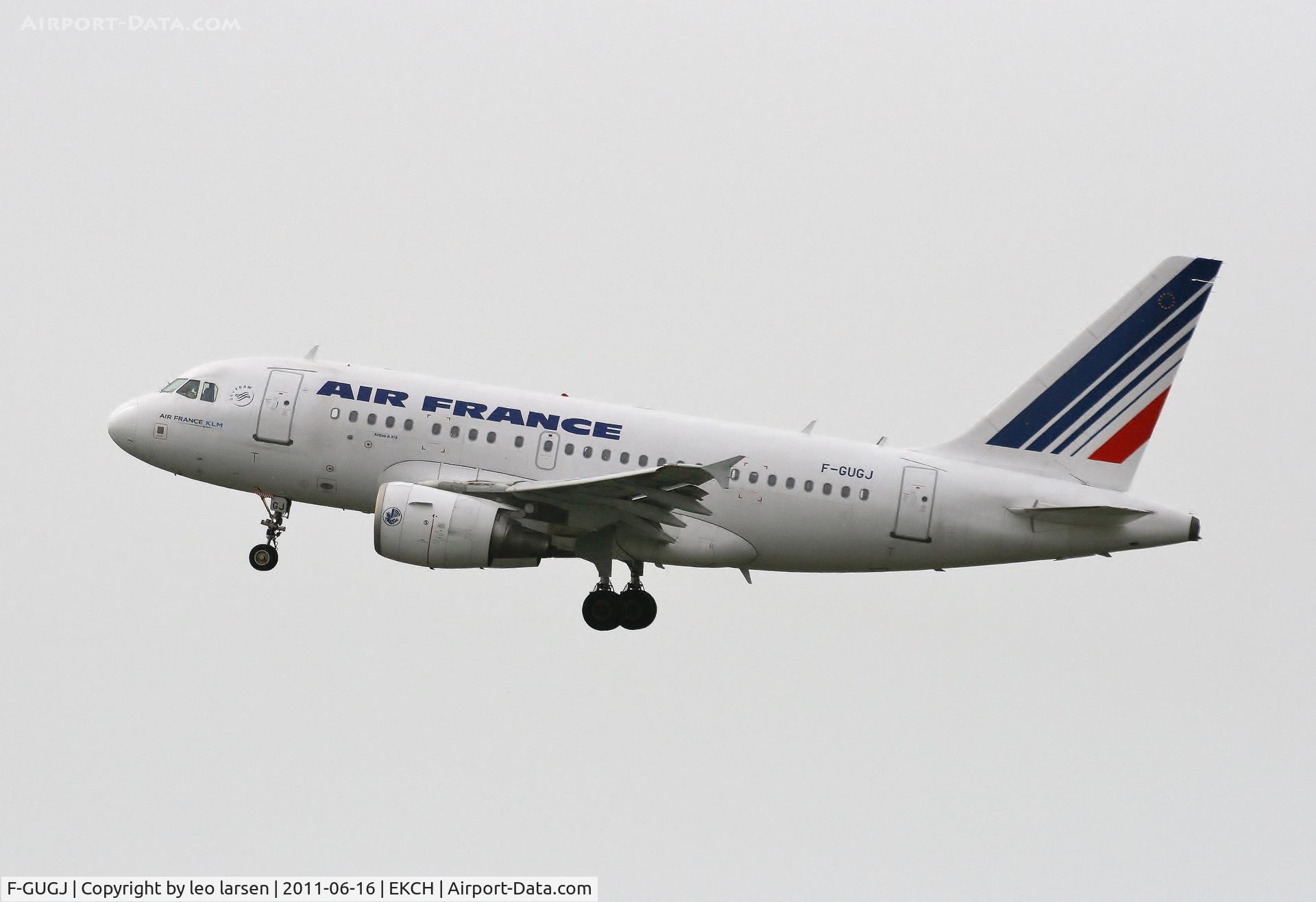 F-GUGJ, 2005 Airbus A318-111 C/N 2582, Copenhagen 16.6.11