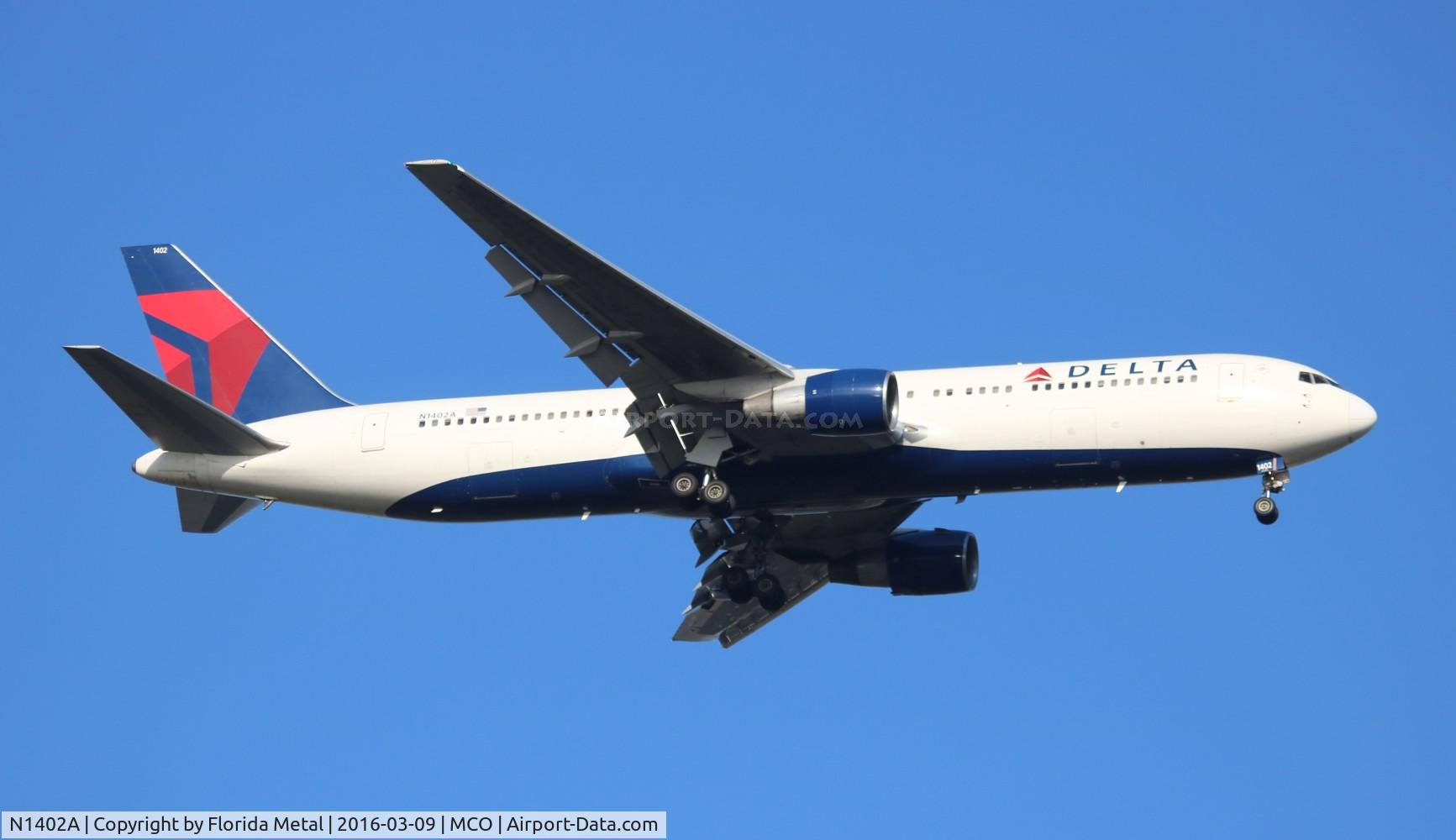 N1402A, 1993 Boeing 767-332 C/N 25989, Delta