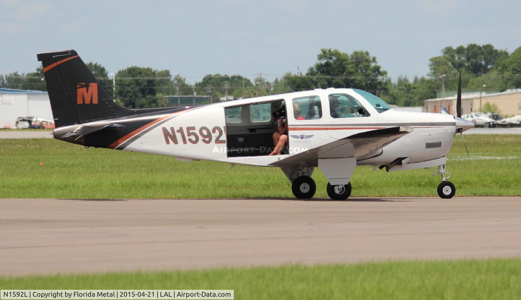 N1592L, 1976 Beech A36 Bonanza 36 C/N E-832, Beech A36