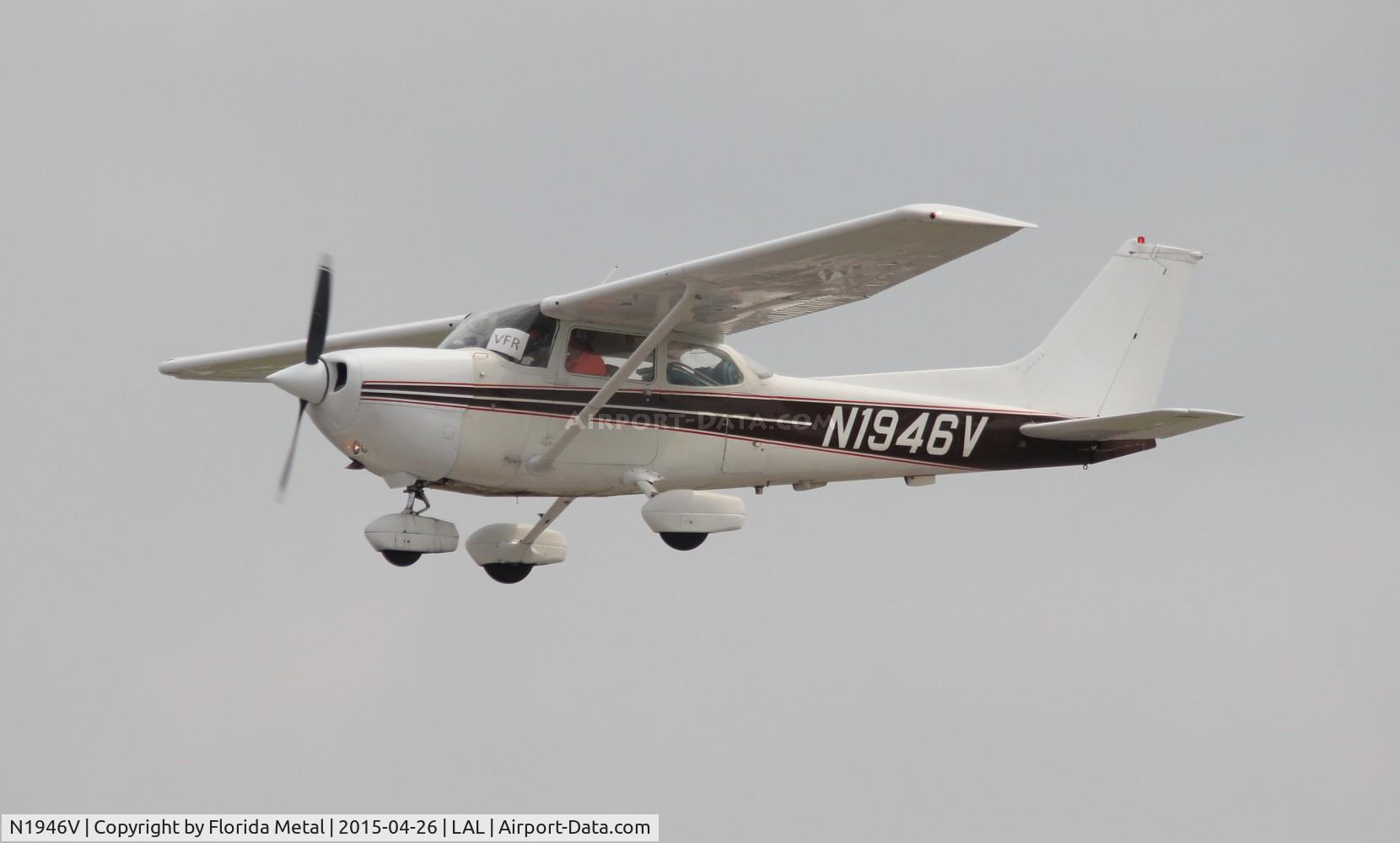 N1946V, 1976 Cessna R172K Hawk XP C/N R1722221, Cessna R172K