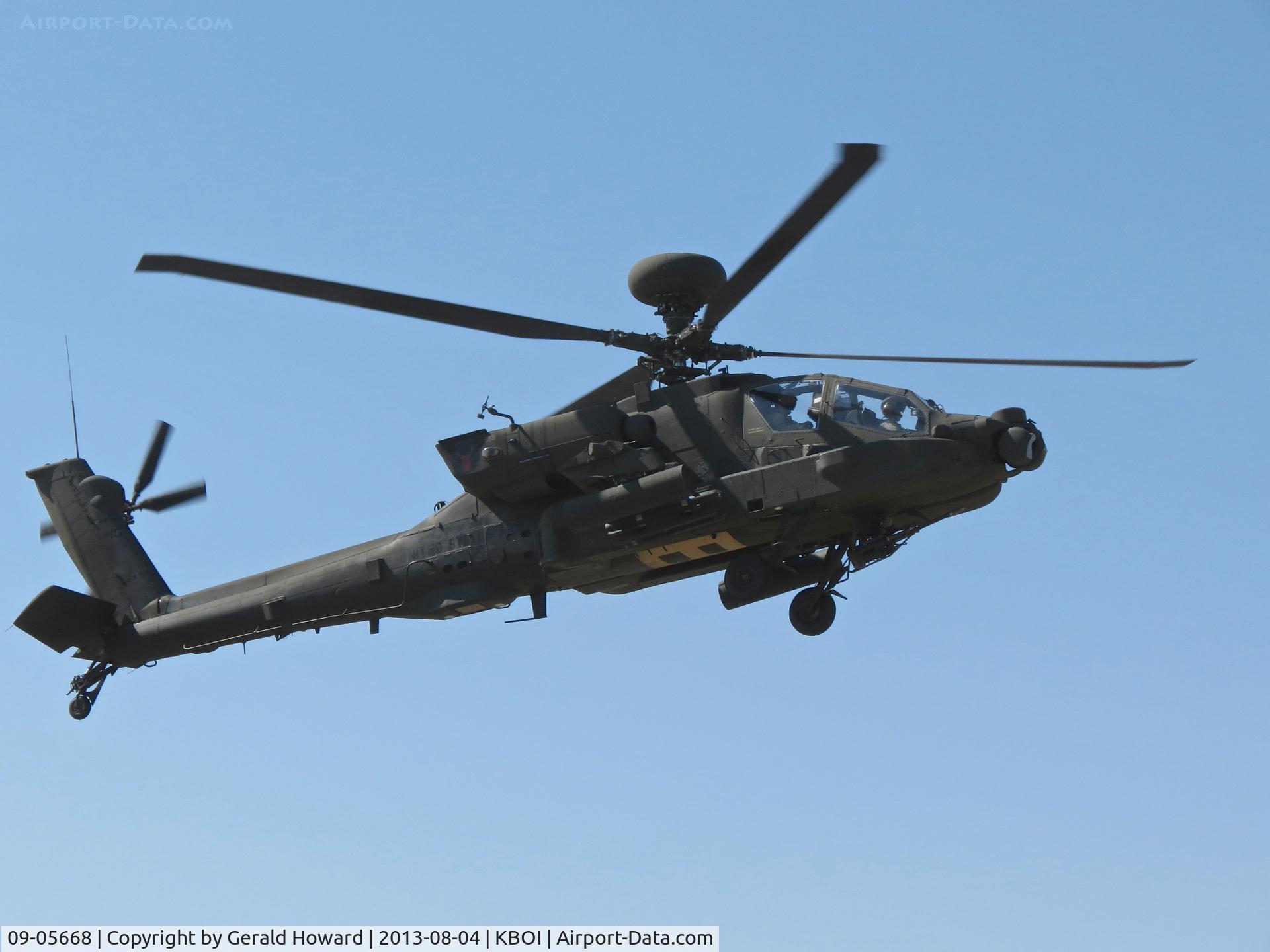 09-05668, 2009 Boeing AH-64D Sharaf C/N PVD668, Departing KBOI.