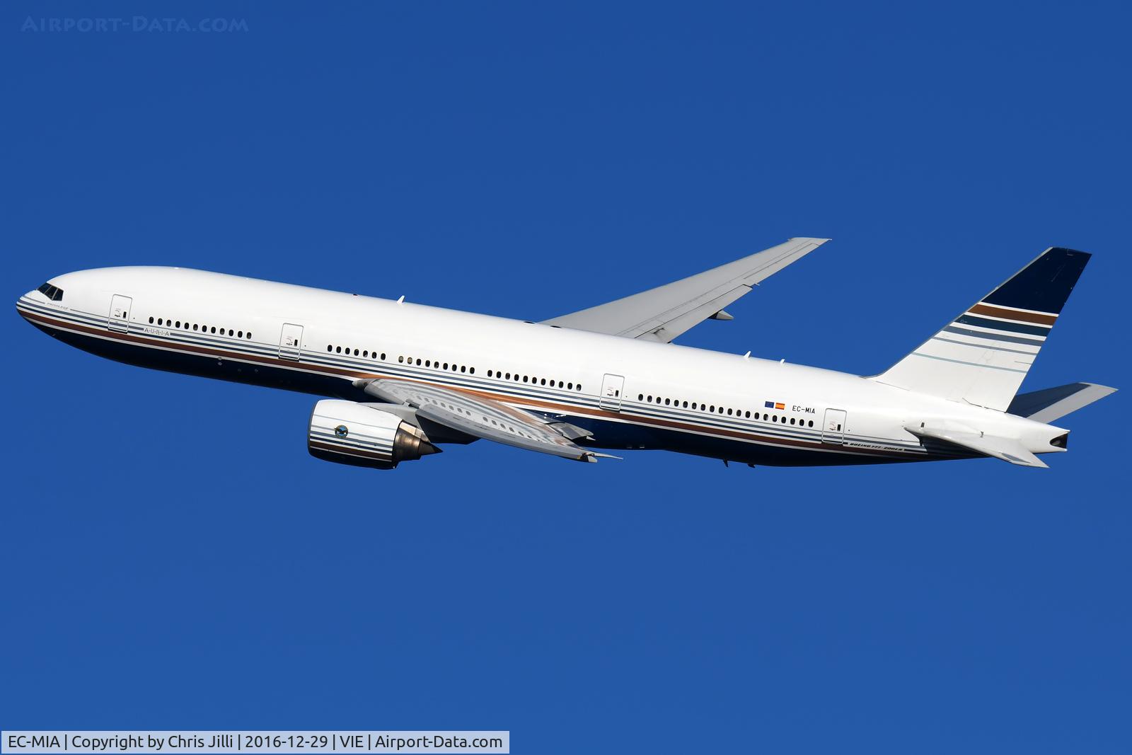 EC-MIA, 2002 Boeing 777-28E/ER C/N 28685, Privilege Style
