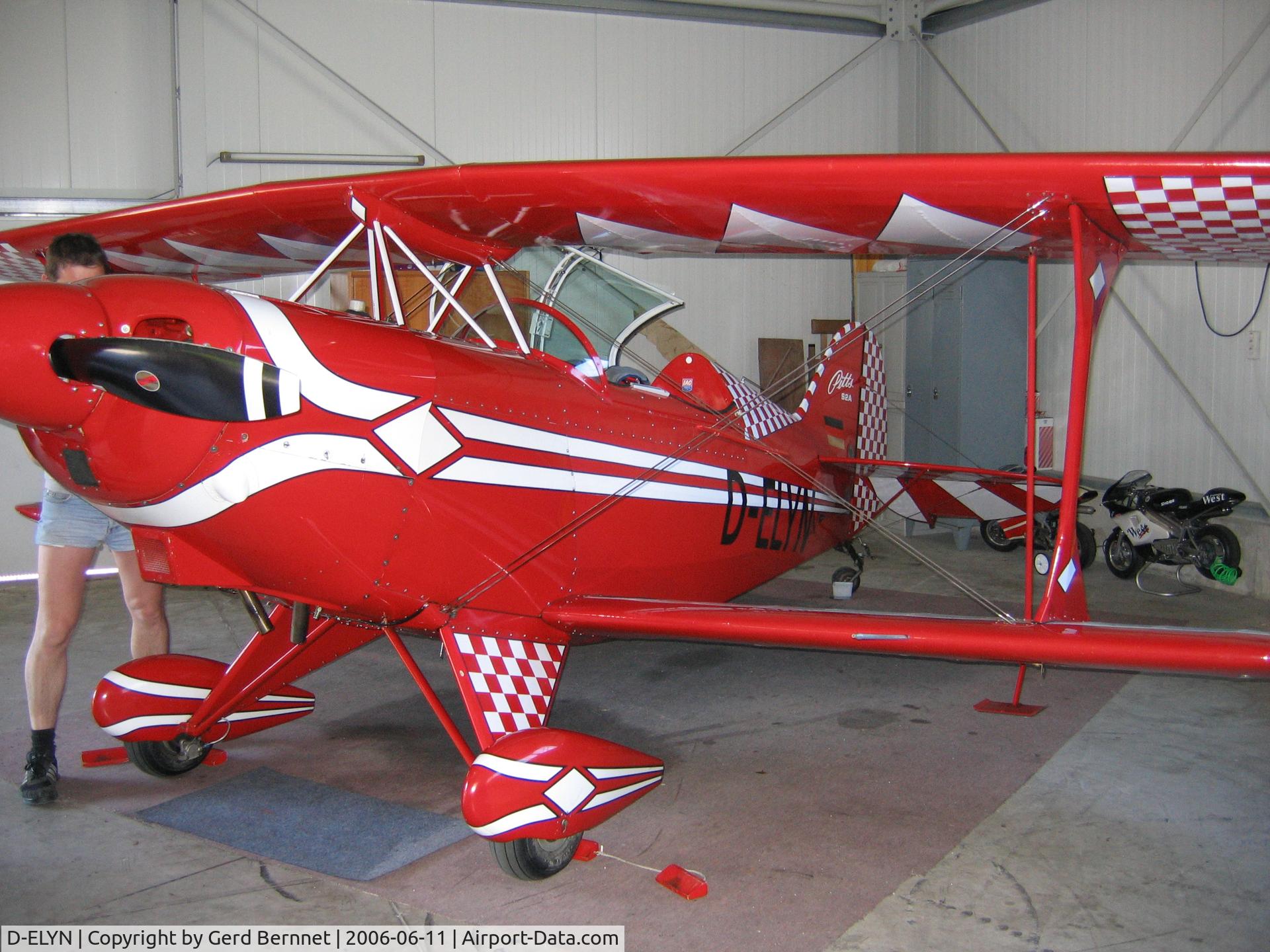 D-ELYN, 1971 Aerotek Pitts S-2A Special C/N 2005, Bild der Pitts S-2A von Jan Schröjahr und Carsten Hillebrand ( Juli 2006)