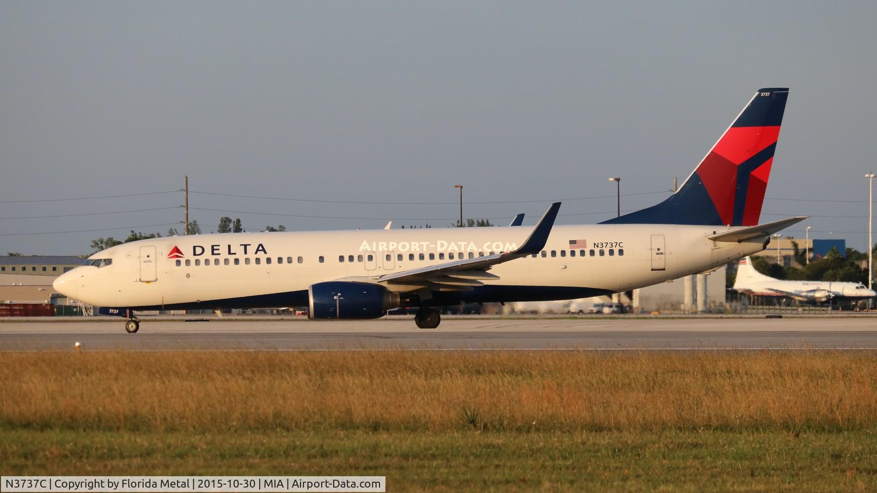 N3737C, 2000 Boeing 737-832 C/N 30799, Delta