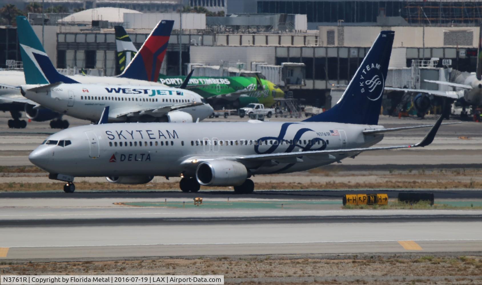 N3761R, 2001 Boeing 737-832 C/N 29628, Delta