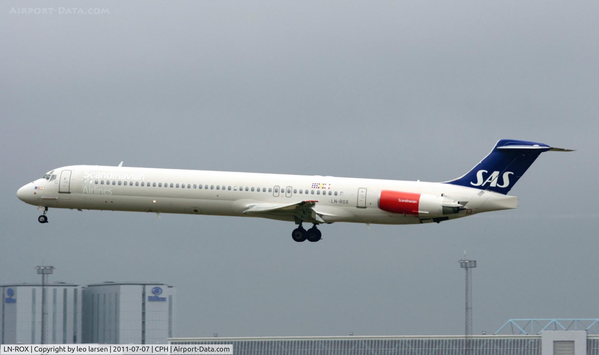 LN-ROX, 1988 McDonnell Douglas MD-82 (DC-9-82) C/N 49603, Copenhagen 7.7.11