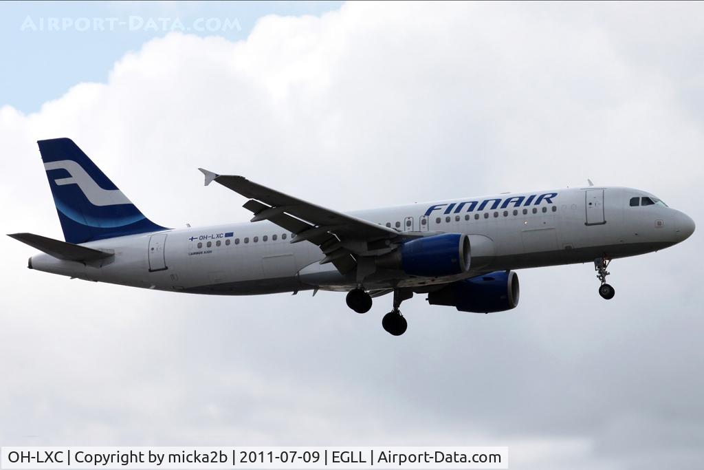 OH-LXC, 2001 Airbus A320-214 C/N 1544, Landing