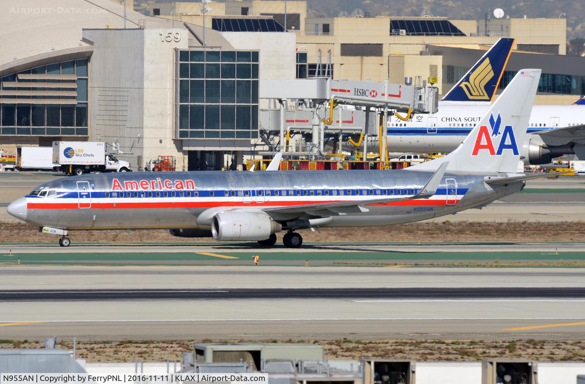 N955AN, 2001 Boeing 737-823 C/N 29540, American B738 arrived