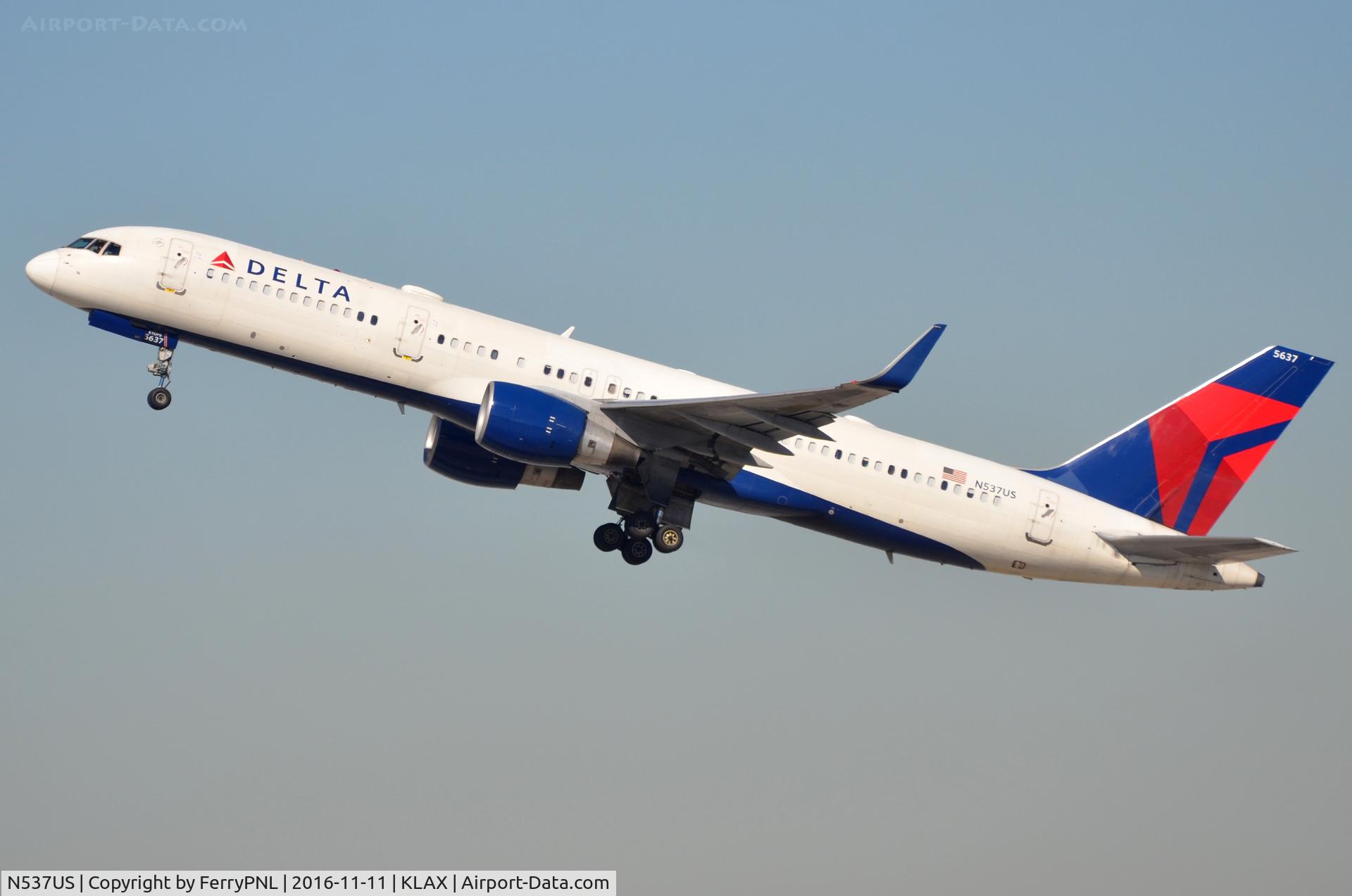 N537US, 1996 Boeing 757-251 C/N 26484, Delta B752 departure.