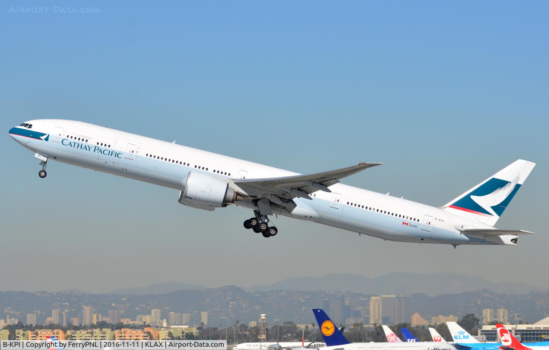 B-KPI, 2008 Boeing 777-300/ER C/N 36833, Cathay B773 lifting off.