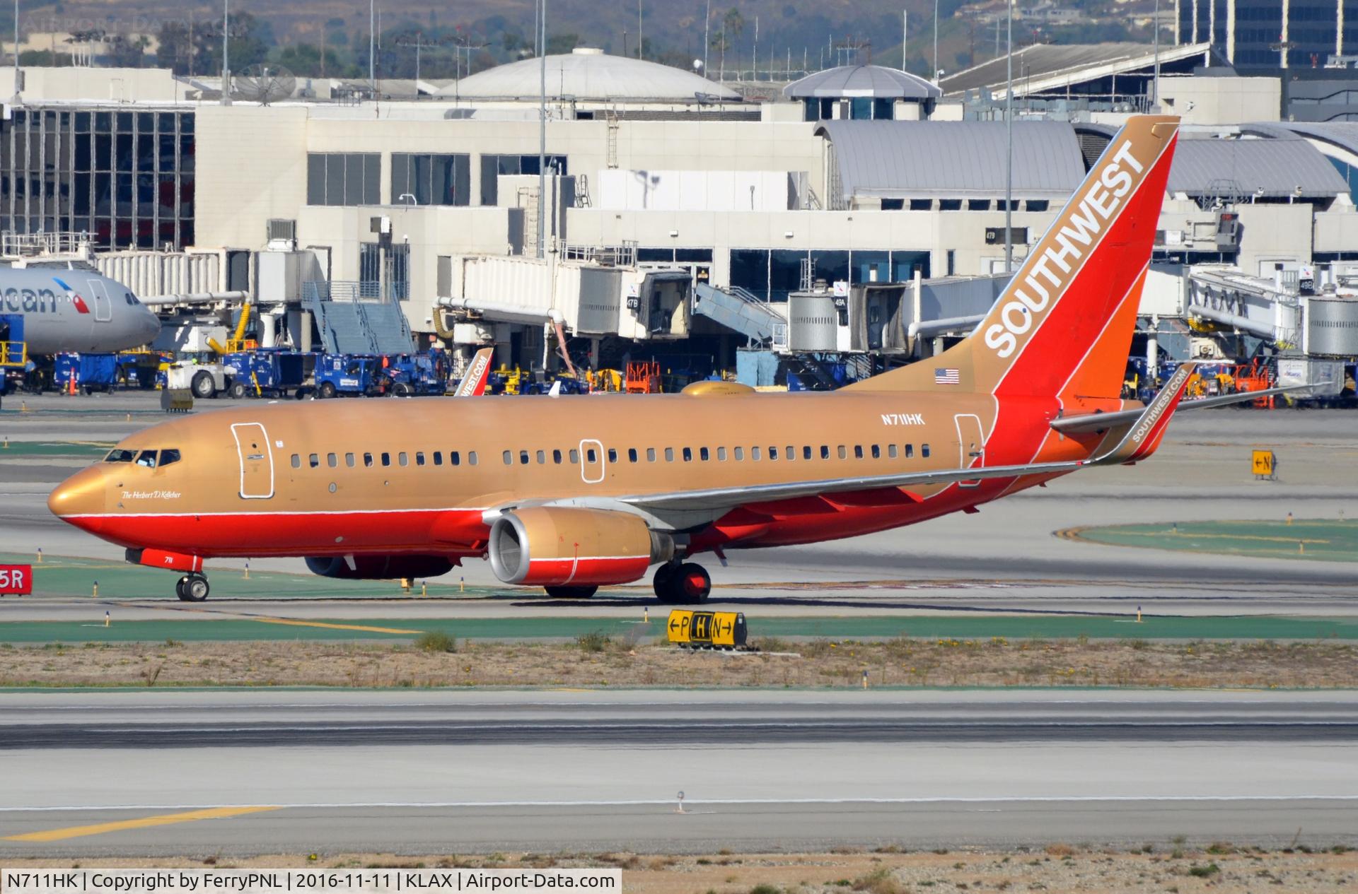 N711HK, 1998 Boeing 737-7H4 C/N 27845, Southwest B737 in their best livery.