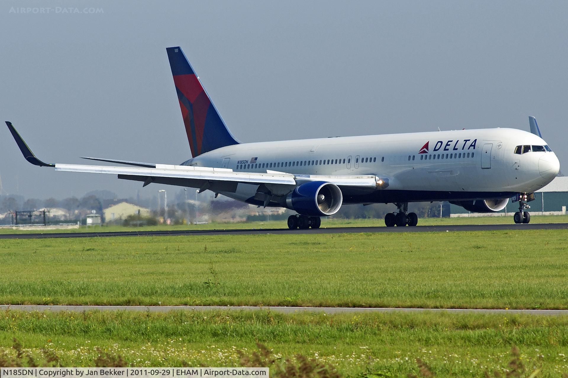 N185DN, 1995 Boeing 767-332 C/N 27961, Schiphol Amsterdam