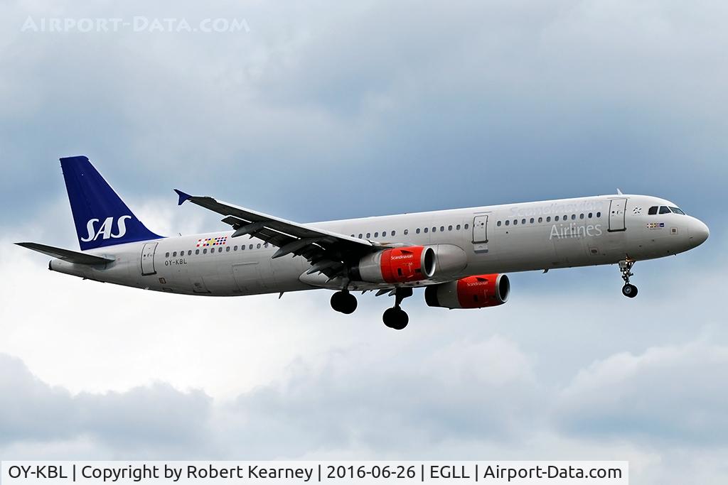 OY-KBL, 2001 Airbus A321-232 C/N 1619, Arriving 27R