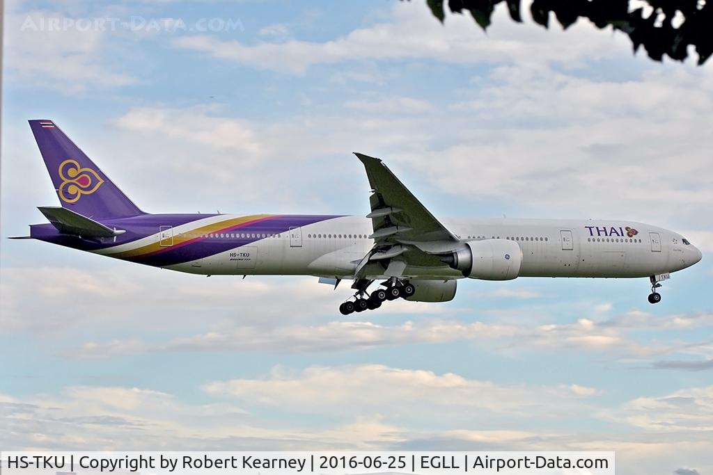 HS-TKU, 2013 Boeing 777-3D7/ER C/N 42110, Arriving 27R