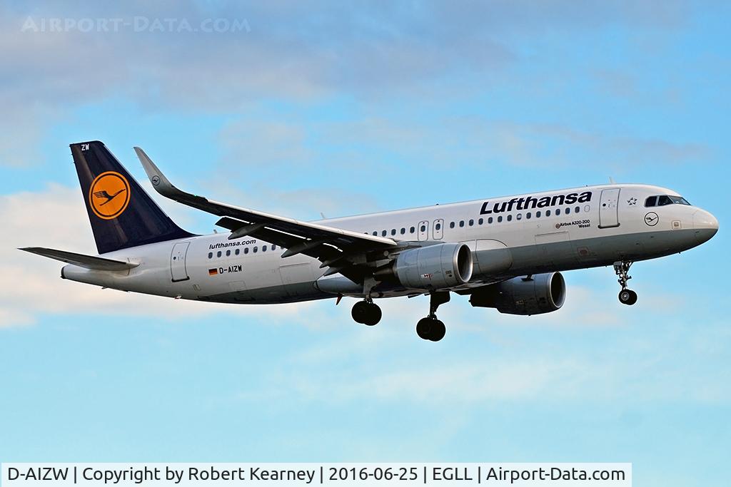 D-AIZW, 2013 Airbus A320-214 C/N 5694, Arriving 27R