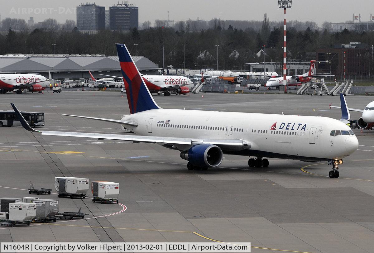 N1604R, 1999 Boeing 767-332 C/N 30180, at dus