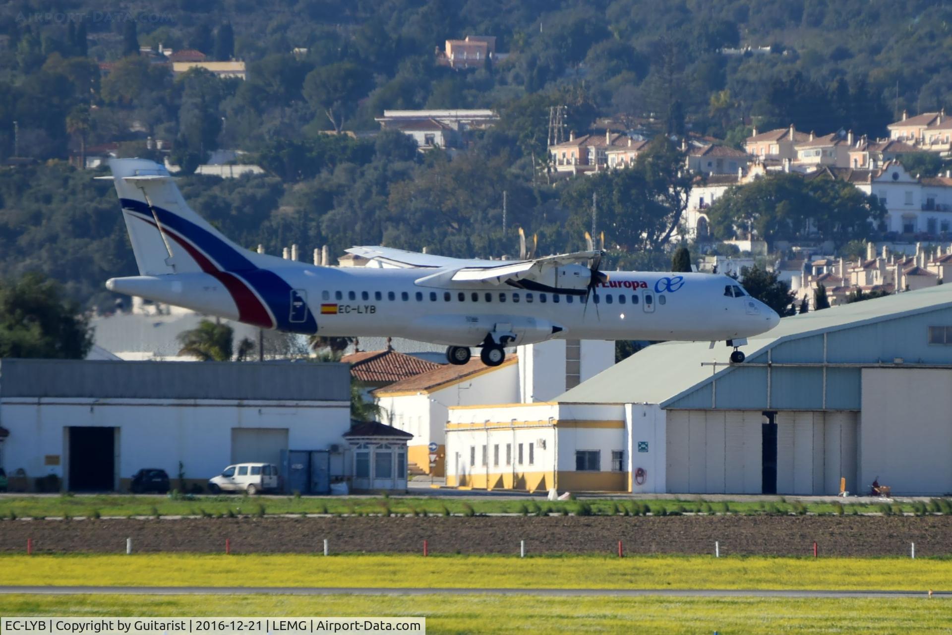 EC-LYB, 1998 ATR 72-212A C/N 550, At Malaga
