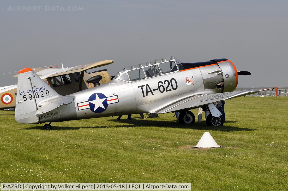 F-AZRD, 1943 North American AT-6D Harvard III C/N 88-14510 (42-44467), at lens